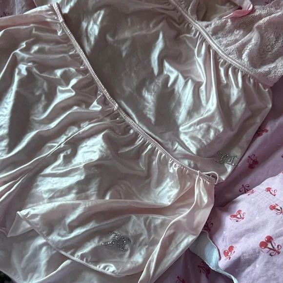 Juicy Couture Elegant Pink Satin Lingerie Sleepwear short Set Large NWOT Small - Picture 5 of 12